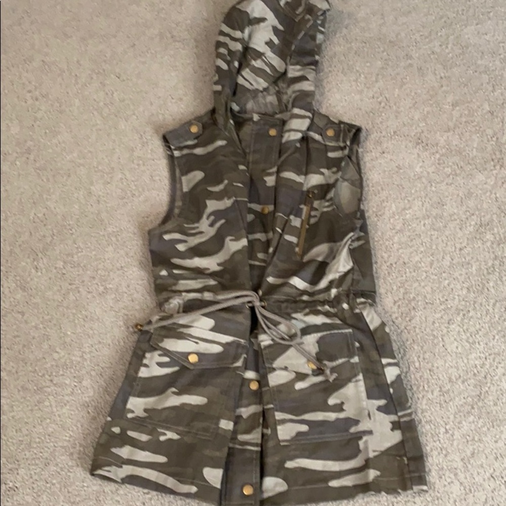 Camo hooded vest